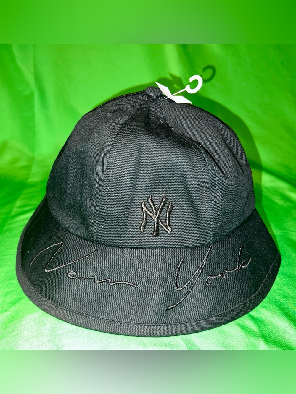 New York Yankees Black Embroidered Bucket Hat